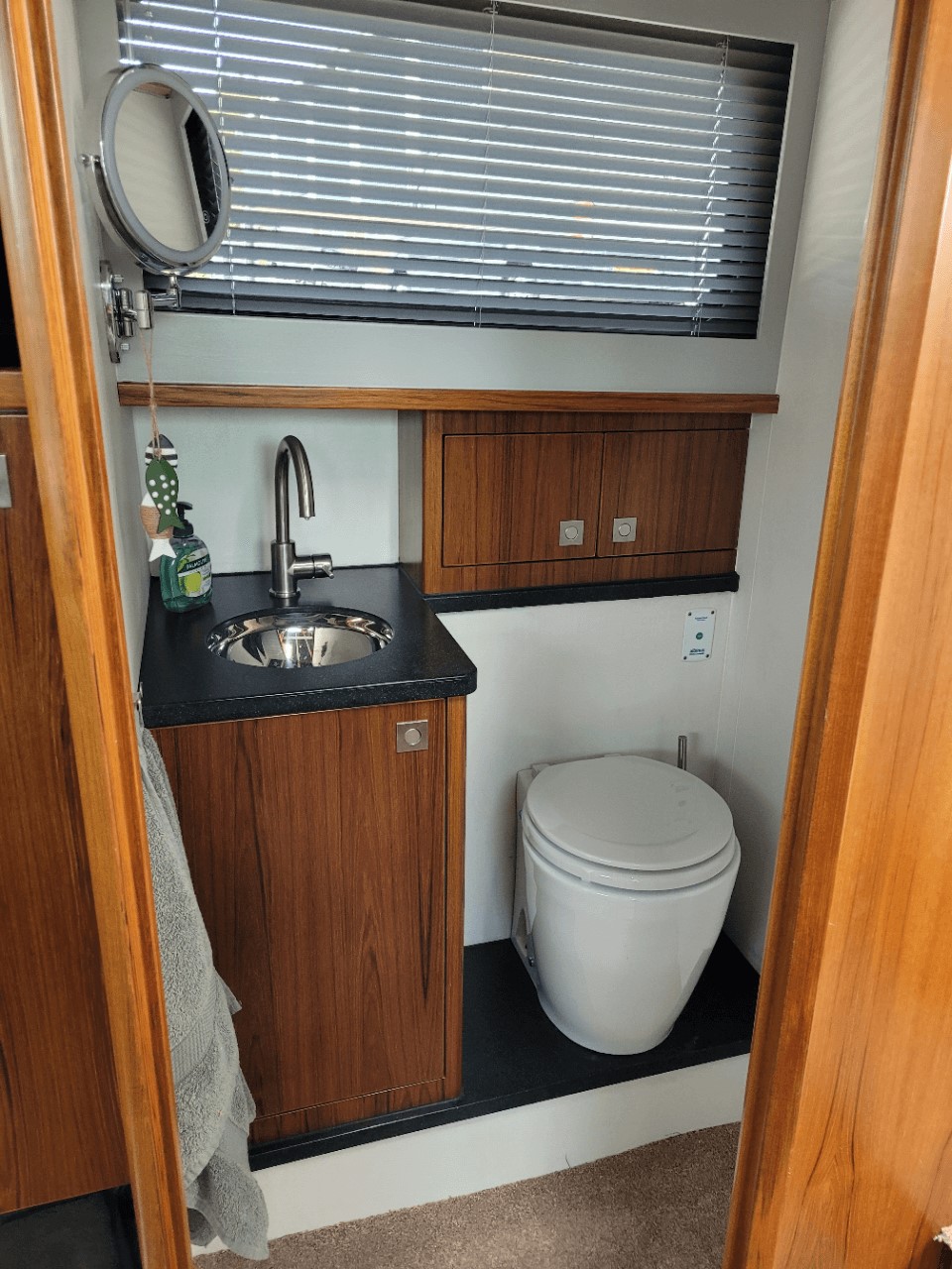 Afgetimmerd toilet